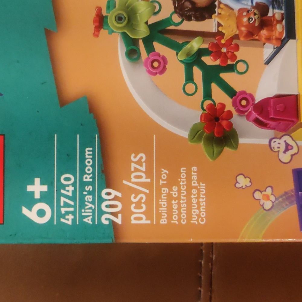 New!LEGO Friends Aliya & Paisley Building Set Y2K Girlhoodcore Fine Motor Develo - Picture 6 of 9